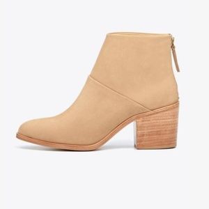 NISOLO Heeled Ankle Boot in Nude
